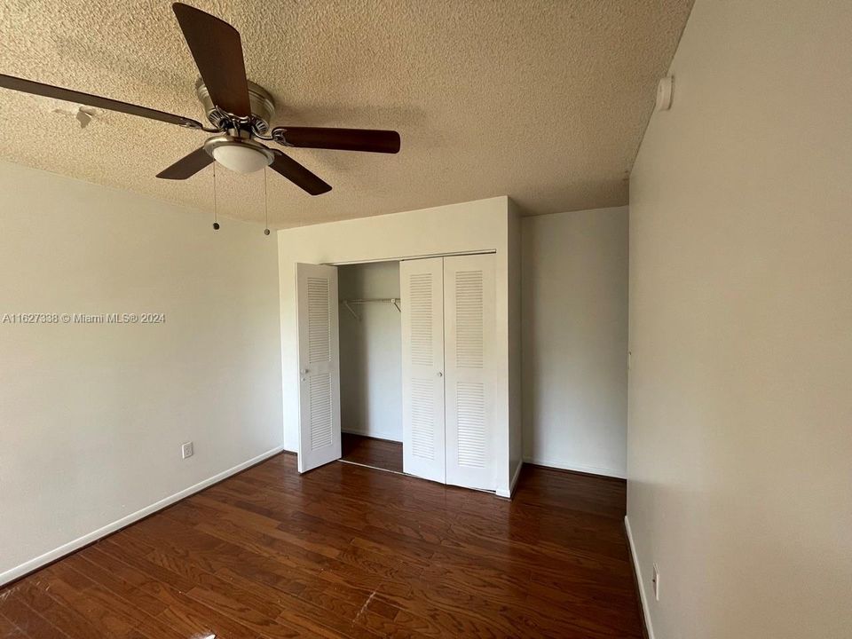 Recently Rented: $1,950 (2 beds, 2 baths, 816 Square Feet)