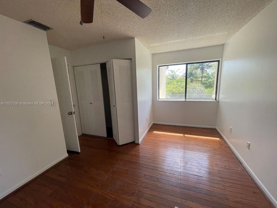 Recently Rented: $1,950 (2 beds, 2 baths, 816 Square Feet)