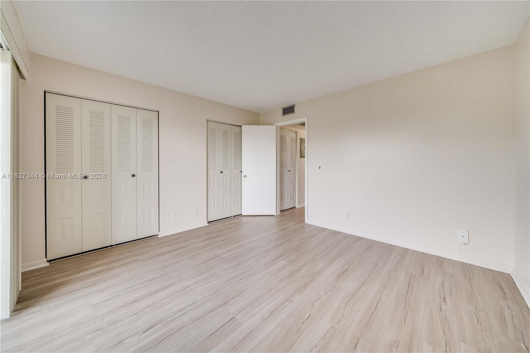 Active With Contract: $1,575 (1 beds, 1 baths, 685 Square Feet)