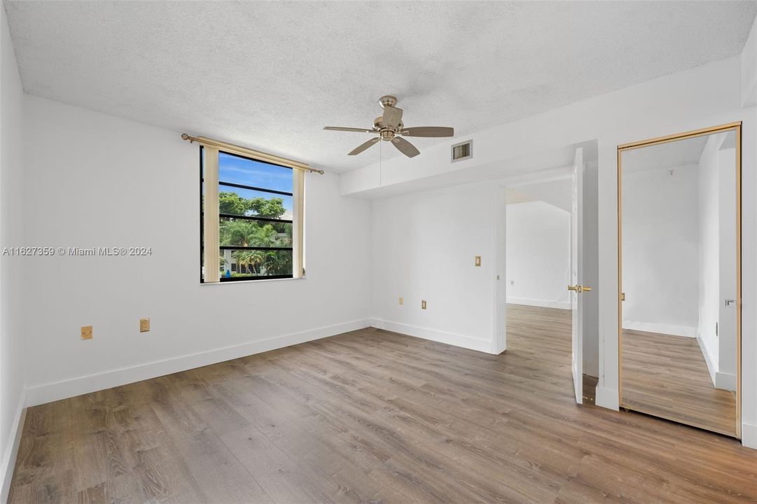 Active With Contract: $2,100 (2 beds, 2 baths, 1385 Square Feet)