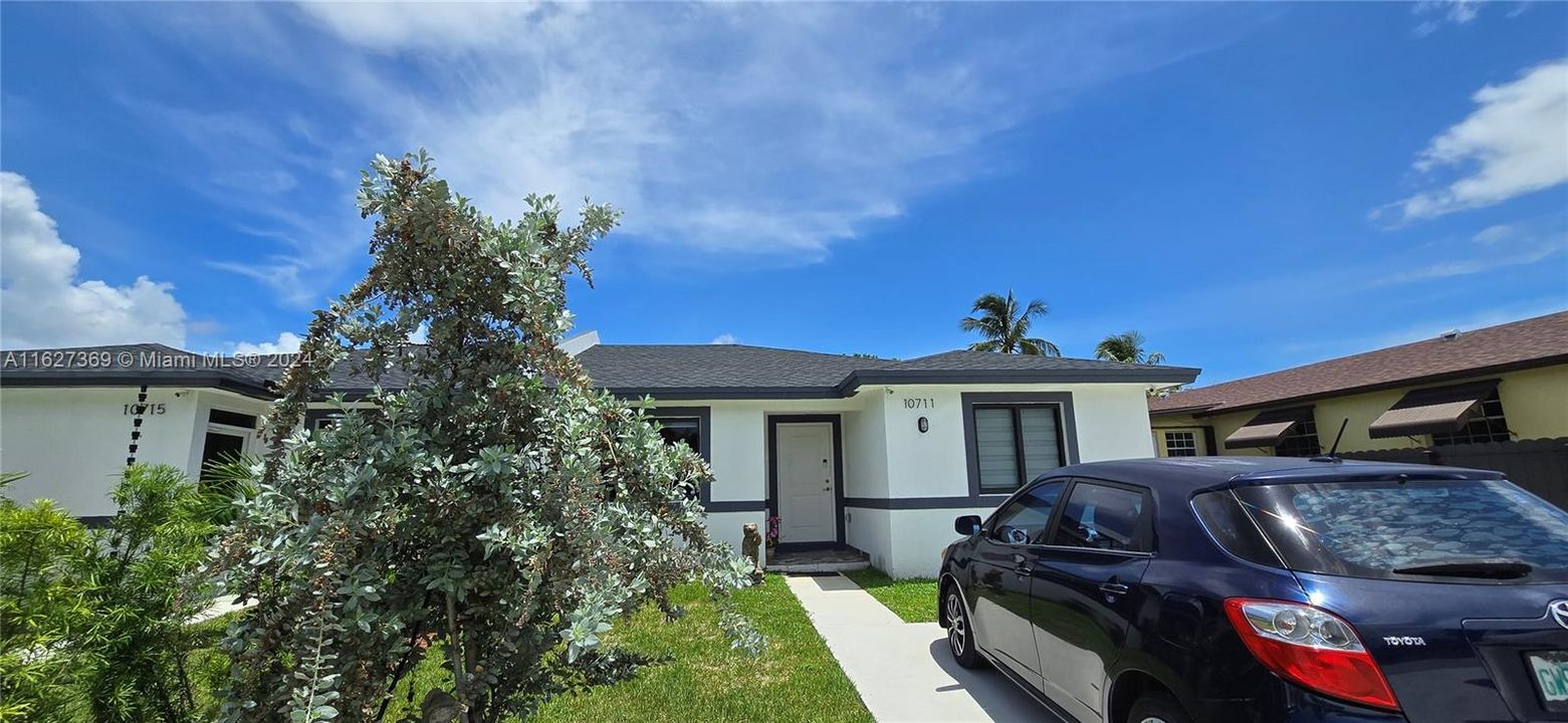 Active With Contract: $477,900 (3 beds, 2 baths, 1134 Square Feet)