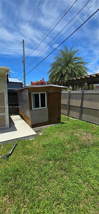 Active With Contract: $477,900 (3 beds, 2 baths, 1134 Square Feet)