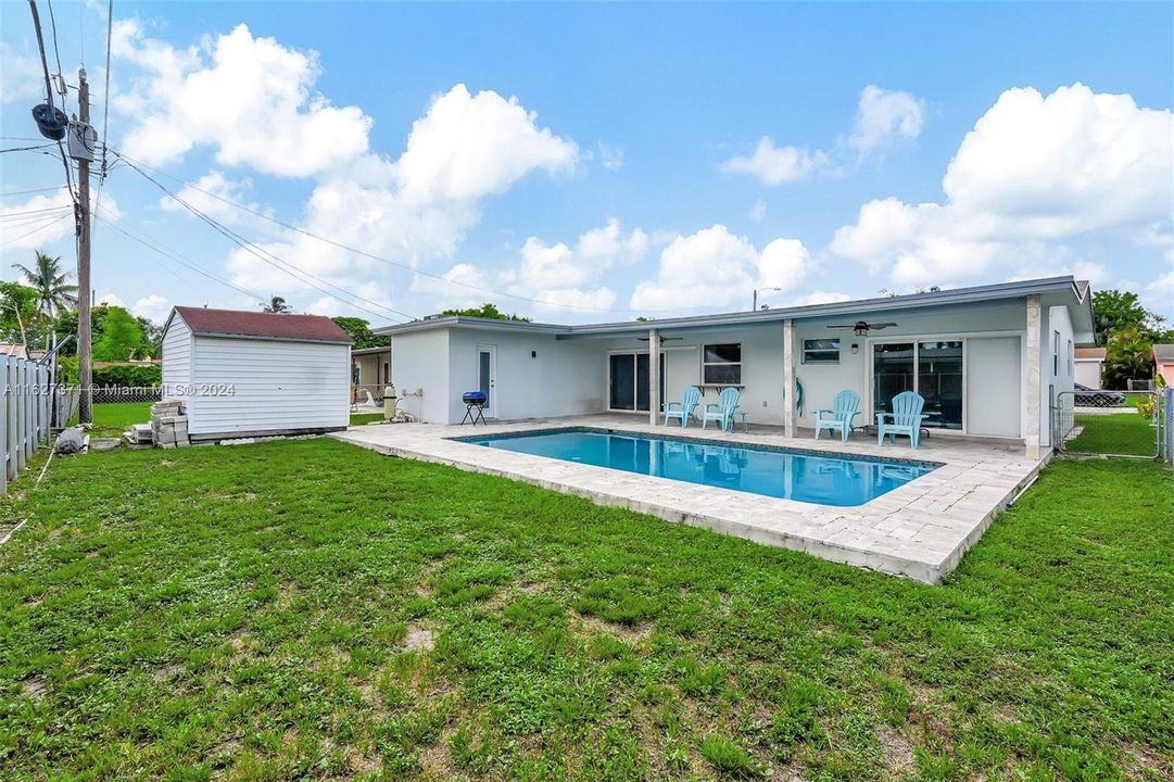 Recently Sold: $580,000 (3 beds, 2 baths, 1270 Square Feet)