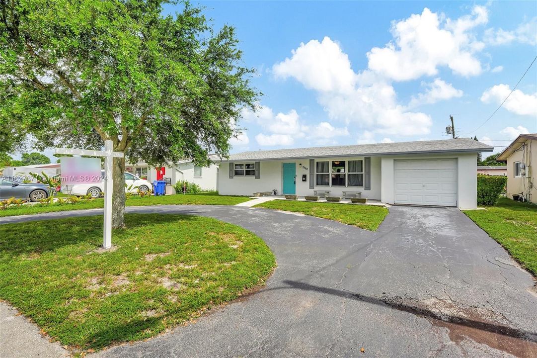 Recently Sold: $580,000 (3 beds, 2 baths, 1270 Square Feet)