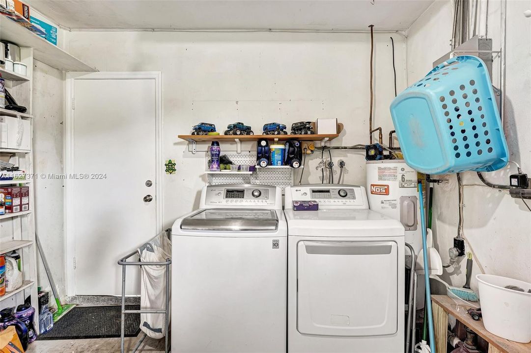 Recently Sold: $580,000 (3 beds, 2 baths, 1270 Square Feet)