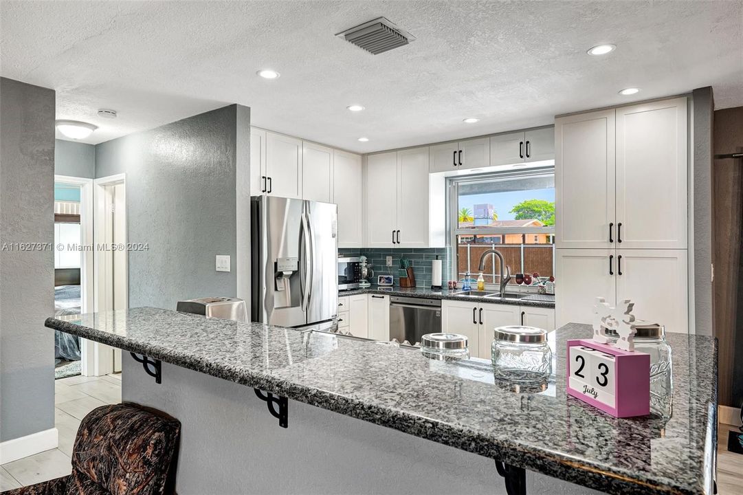 Recently Sold: $580,000 (3 beds, 2 baths, 1270 Square Feet)