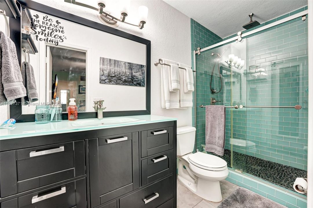 Recently Sold: $580,000 (3 beds, 2 baths, 1270 Square Feet)