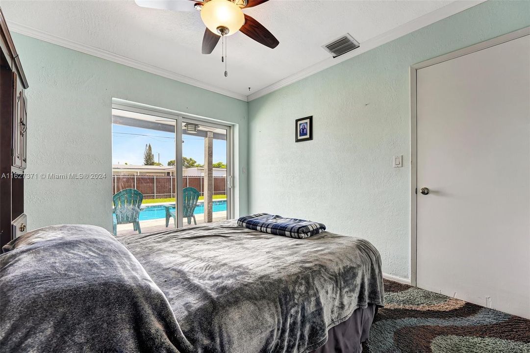 Recently Sold: $580,000 (3 beds, 2 baths, 1270 Square Feet)