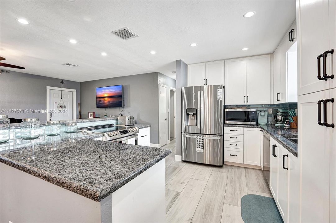 Recently Sold: $580,000 (3 beds, 2 baths, 1270 Square Feet)