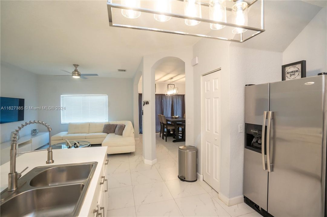 Recently Sold: $520,000 (3 beds, 2 baths, 1498 Square Feet)