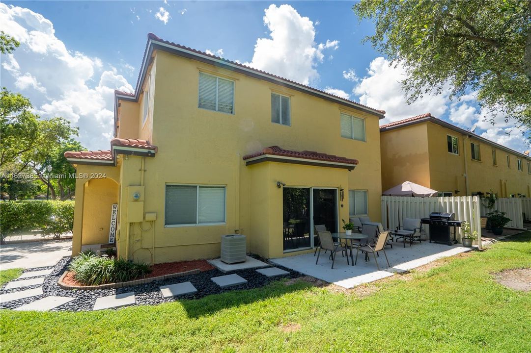 Recently Sold: $520,000 (3 beds, 2 baths, 1498 Square Feet)