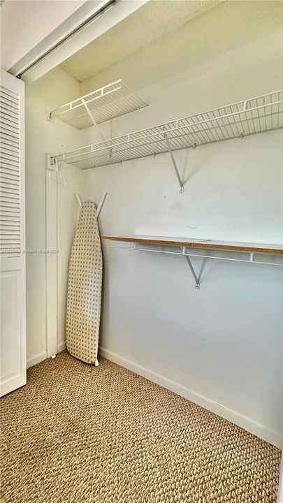 Active With Contract: $3,100 (2 beds, 2 baths, 1206 Square Feet)