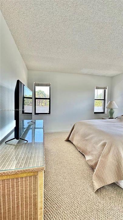 Active With Contract: $3,100 (2 beds, 2 baths, 1206 Square Feet)