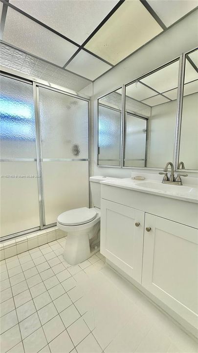 Active With Contract: $3,100 (2 beds, 2 baths, 1206 Square Feet)