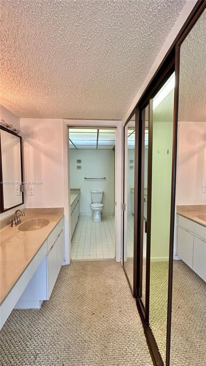 Active With Contract: $3,100 (2 beds, 2 baths, 1206 Square Feet)