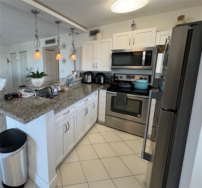 For Sale: $324,500 (2 beds, 2 baths, 1190 Square Feet)