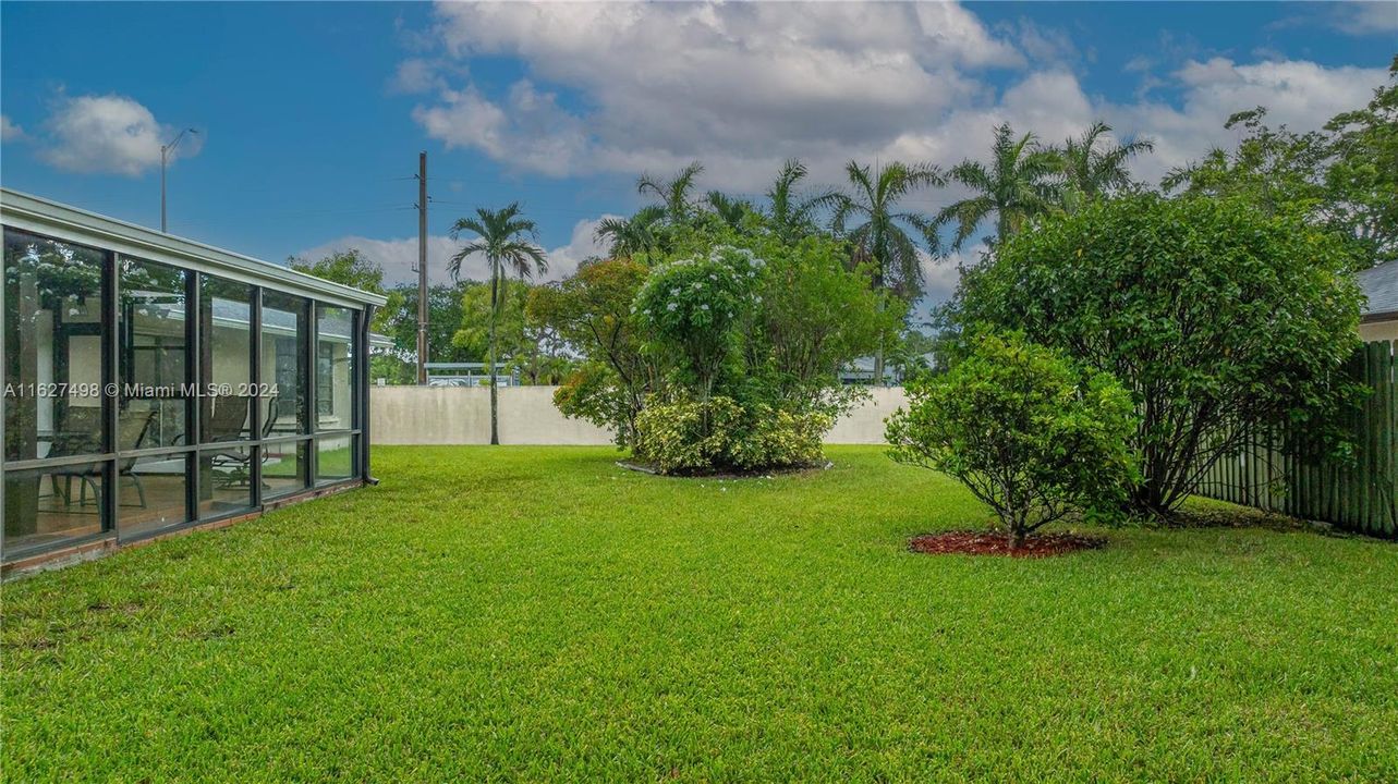 Active With Contract: $750,000 (3 beds, 2 baths, 2141 Square Feet)