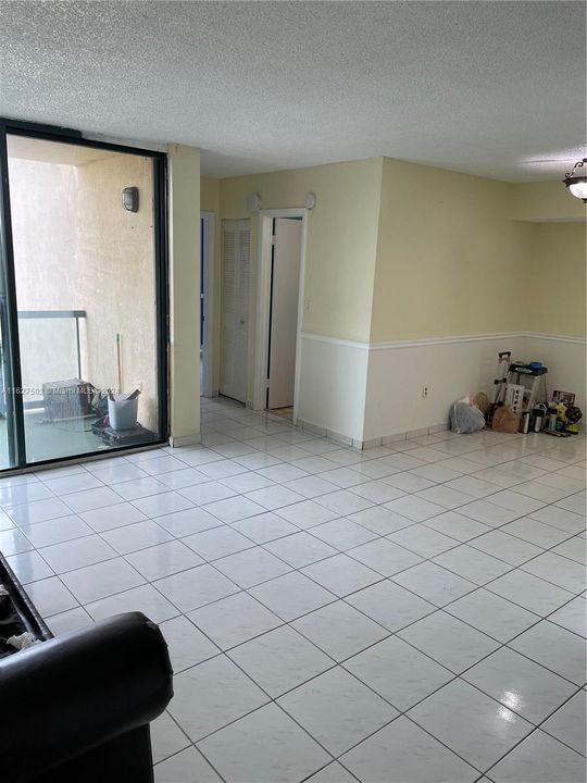 Recently Rented: $2,390 (2 beds, 2 baths, 910 Square Feet)