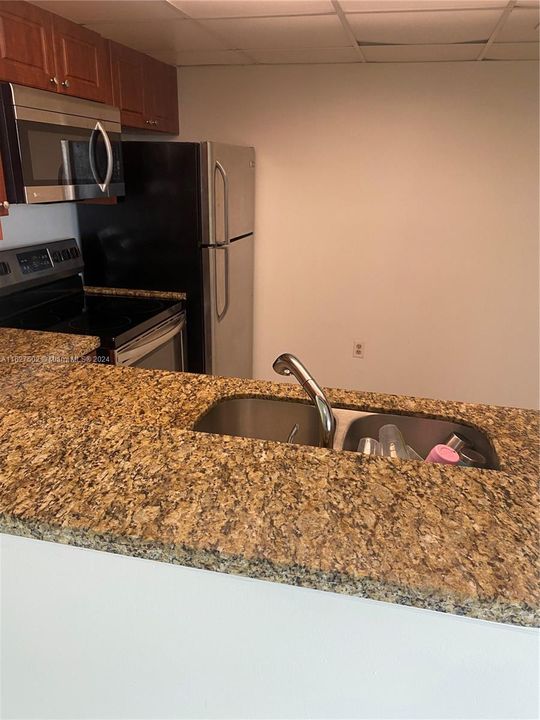 Recently Rented: $2,390 (2 beds, 2 baths, 910 Square Feet)