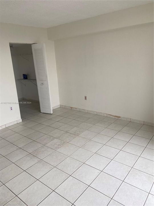 Recently Rented: $2,390 (2 beds, 2 baths, 910 Square Feet)