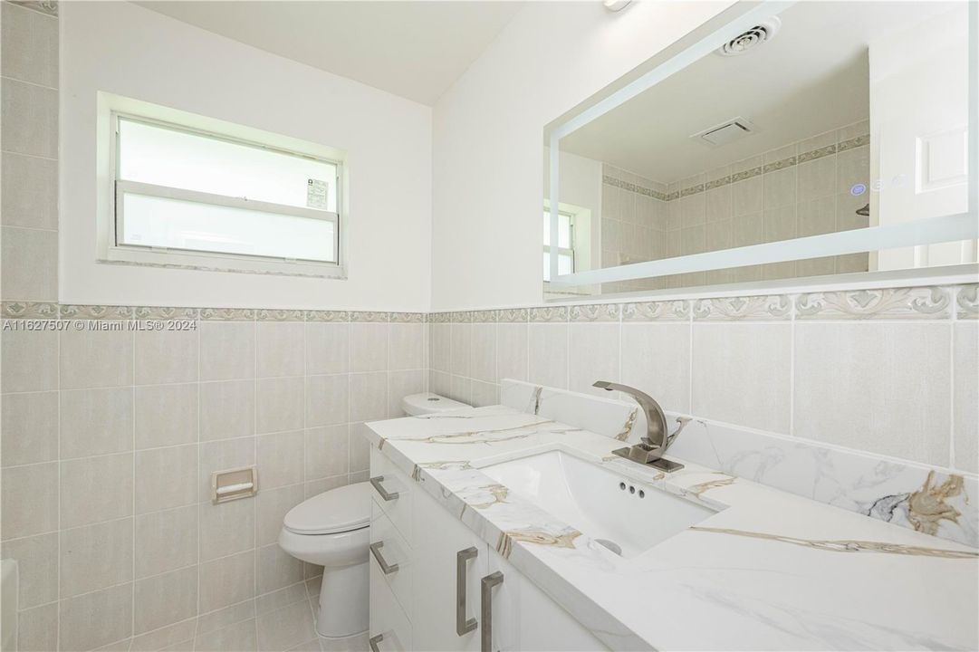 2nd Bathroom