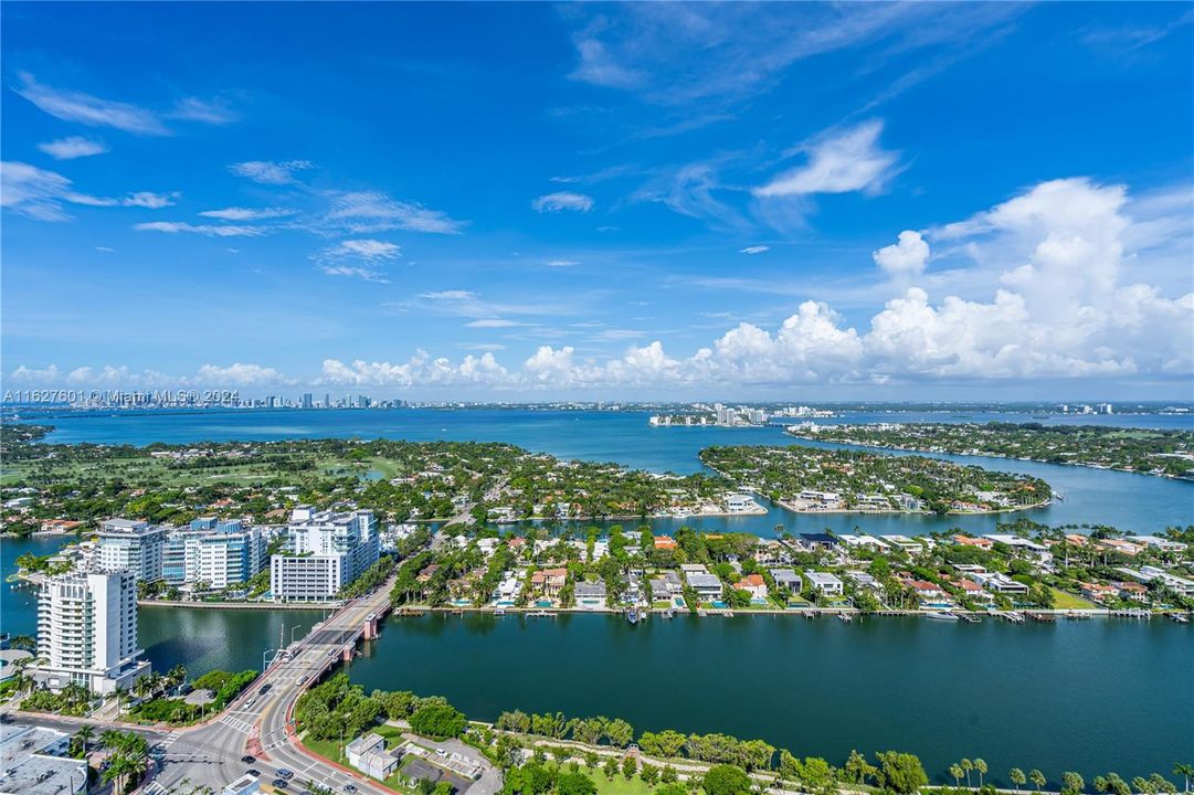 For Sale: $1,890,000 (2 beds, 2 baths, 1322 Square Feet)