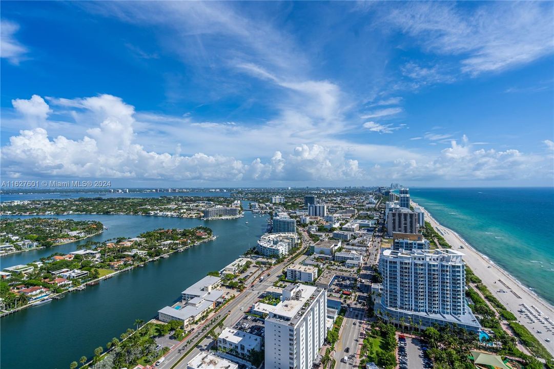 For Sale: $1,890,000 (2 beds, 2 baths, 1322 Square Feet)