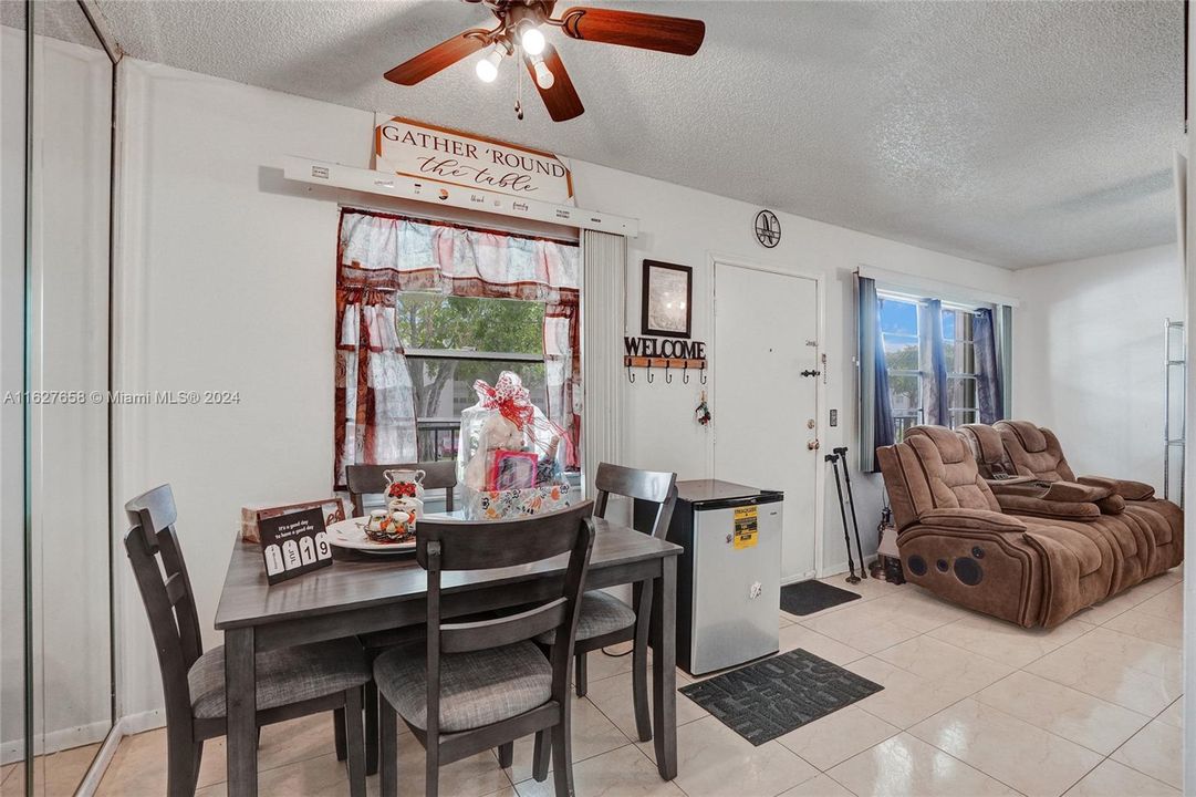 Active With Contract: $153,000 (2 beds, 1 baths, 953 Square Feet)