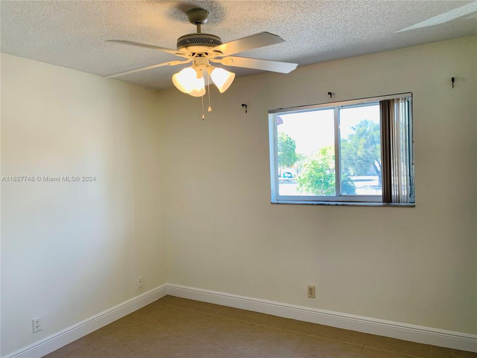 For Sale: $139,700 (2 beds, 2 baths, 880 Square Feet)