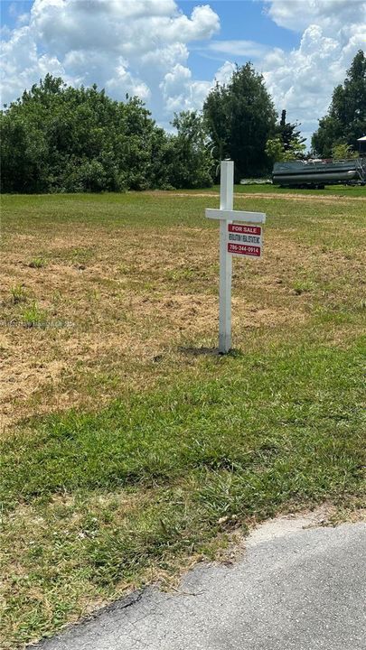 For Sale: $21,000 (0.12 acres)