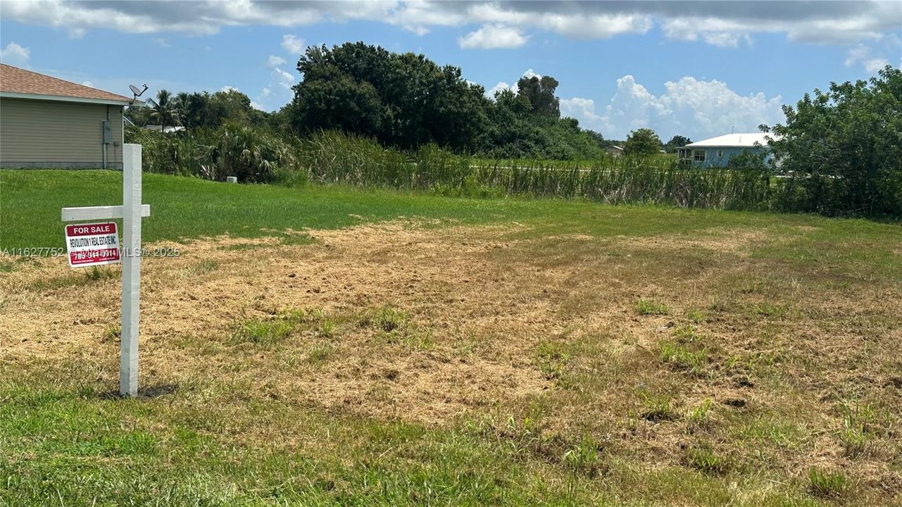 最近售出: $19,999 (0.12 acres)