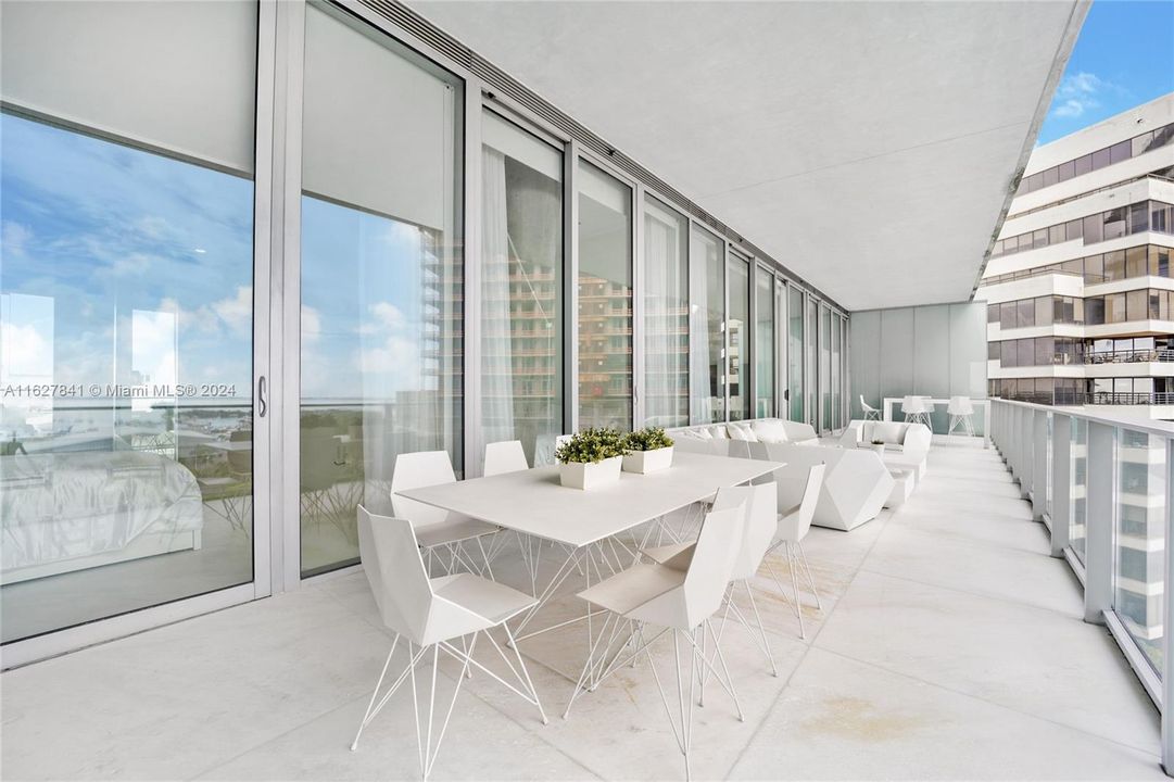 Active With Contract: $3,500,000 (3 beds, 3 baths, 1833 Square Feet)