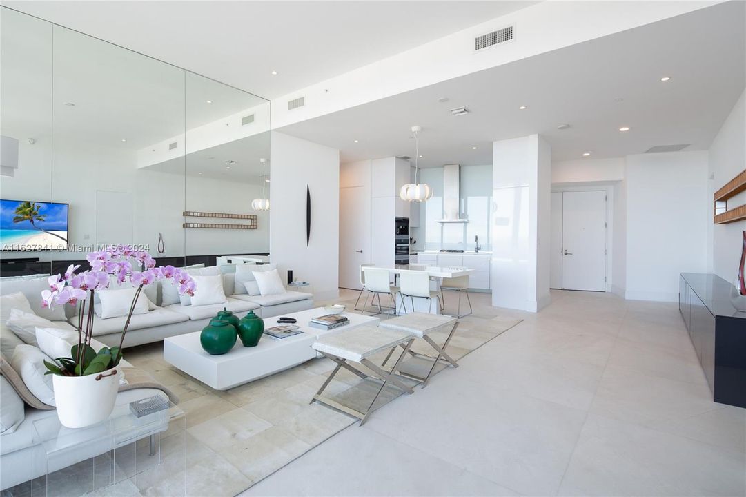 Active With Contract: $3,500,000 (3 beds, 3 baths, 1833 Square Feet)