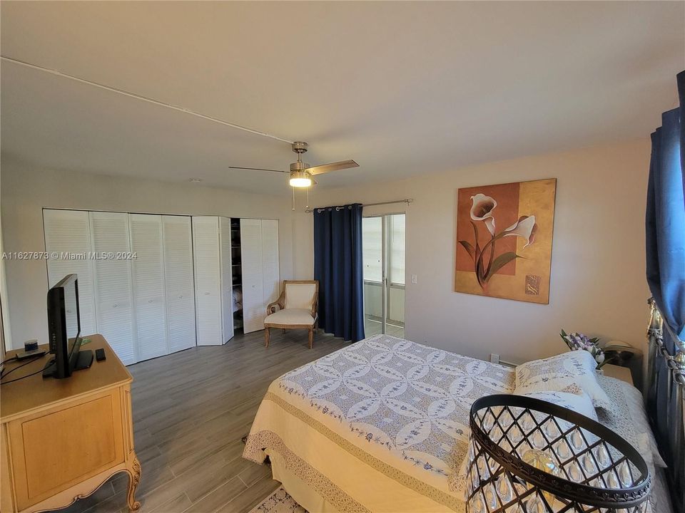 Active With Contract: $122,900 (1 beds, 1 baths, 700 Square Feet)