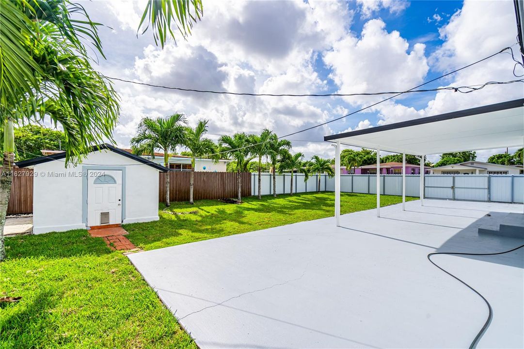 For Sale: $719,000 (4 beds, 2 baths, 1294 Square Feet)