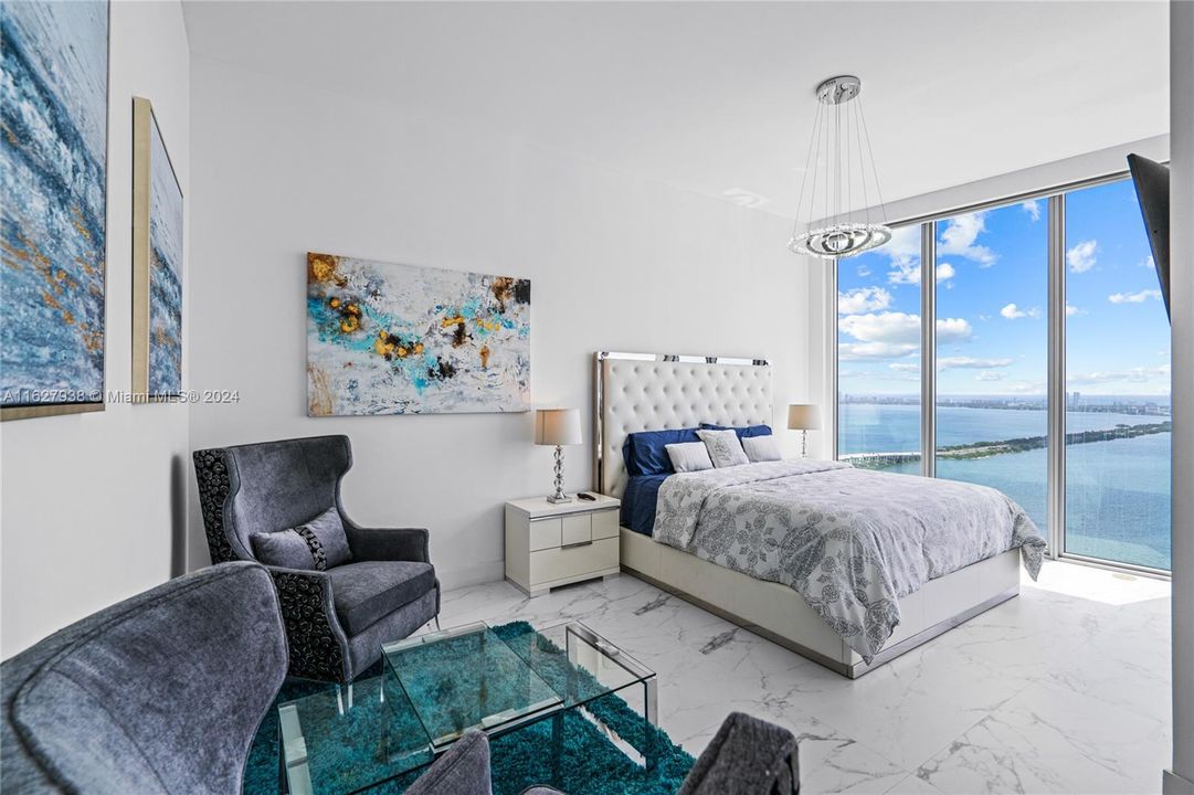 Recently Sold: $3,500,000 (4 beds, 5 baths, 2870 Square Feet)