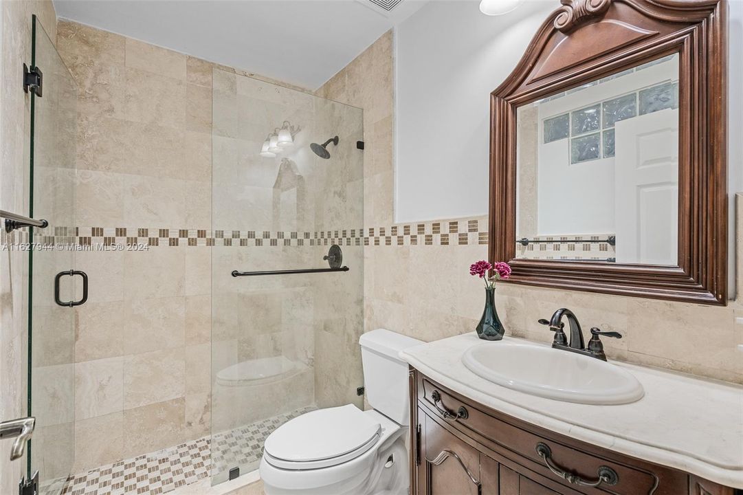 Recently Sold: $820,000 (3 beds, 2 baths, 1756 Square Feet)