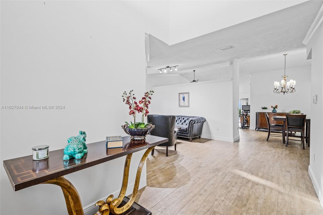 Recently Sold: $820,000 (3 beds, 2 baths, 1756 Square Feet)