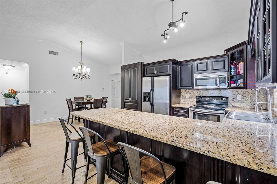 Recently Sold: $820,000 (3 beds, 2 baths, 1756 Square Feet)