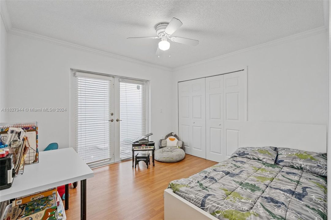 Recently Sold: $820,000 (3 beds, 2 baths, 1756 Square Feet)