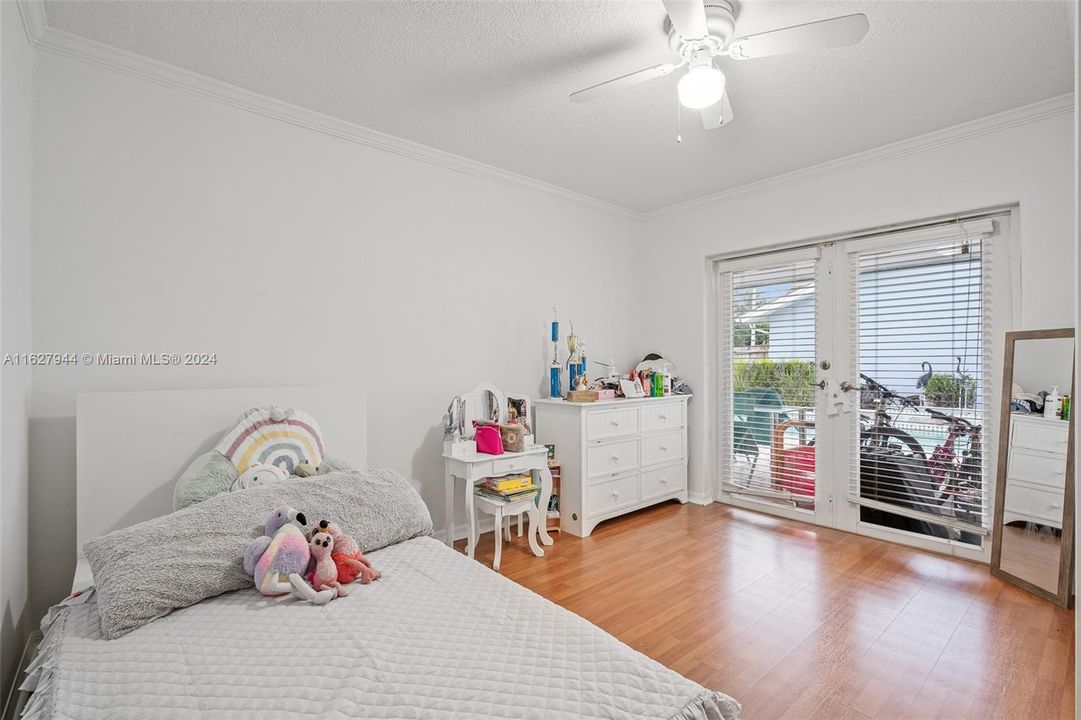 Recently Sold: $820,000 (3 beds, 2 baths, 1756 Square Feet)