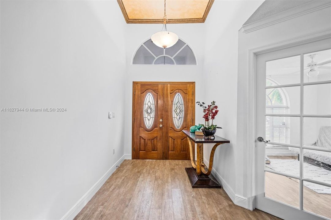 Recently Sold: $820,000 (3 beds, 2 baths, 1756 Square Feet)