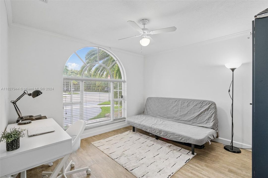 Recently Sold: $820,000 (3 beds, 2 baths, 1756 Square Feet)