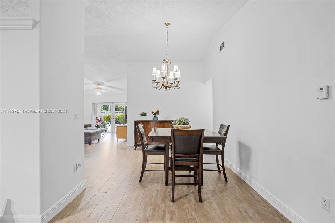 Recently Sold: $820,000 (3 beds, 2 baths, 1756 Square Feet)