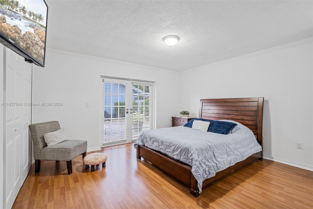 Recently Sold: $820,000 (3 beds, 2 baths, 1756 Square Feet)