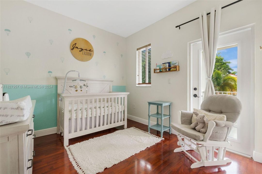 Recently Sold: $505,000 (5 beds, 3 baths, 1762 Square Feet)