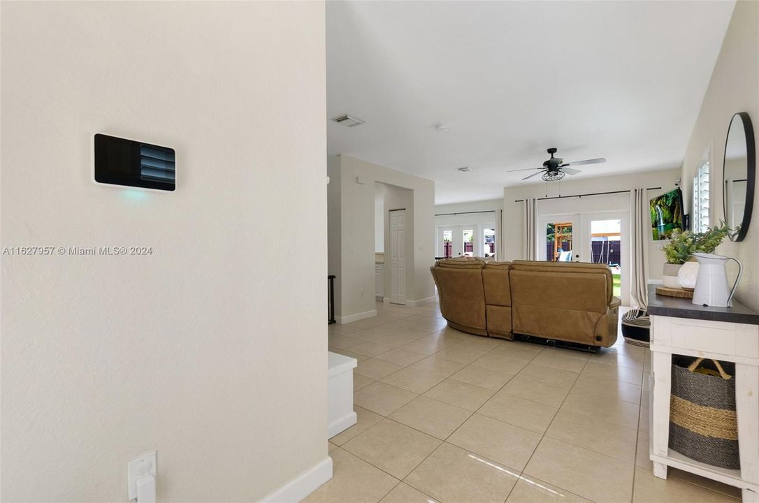 Recently Sold: $505,000 (5 beds, 3 baths, 1762 Square Feet)