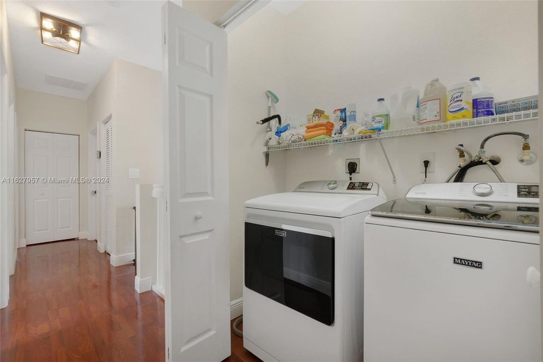 Recently Sold: $505,000 (5 beds, 3 baths, 1762 Square Feet)