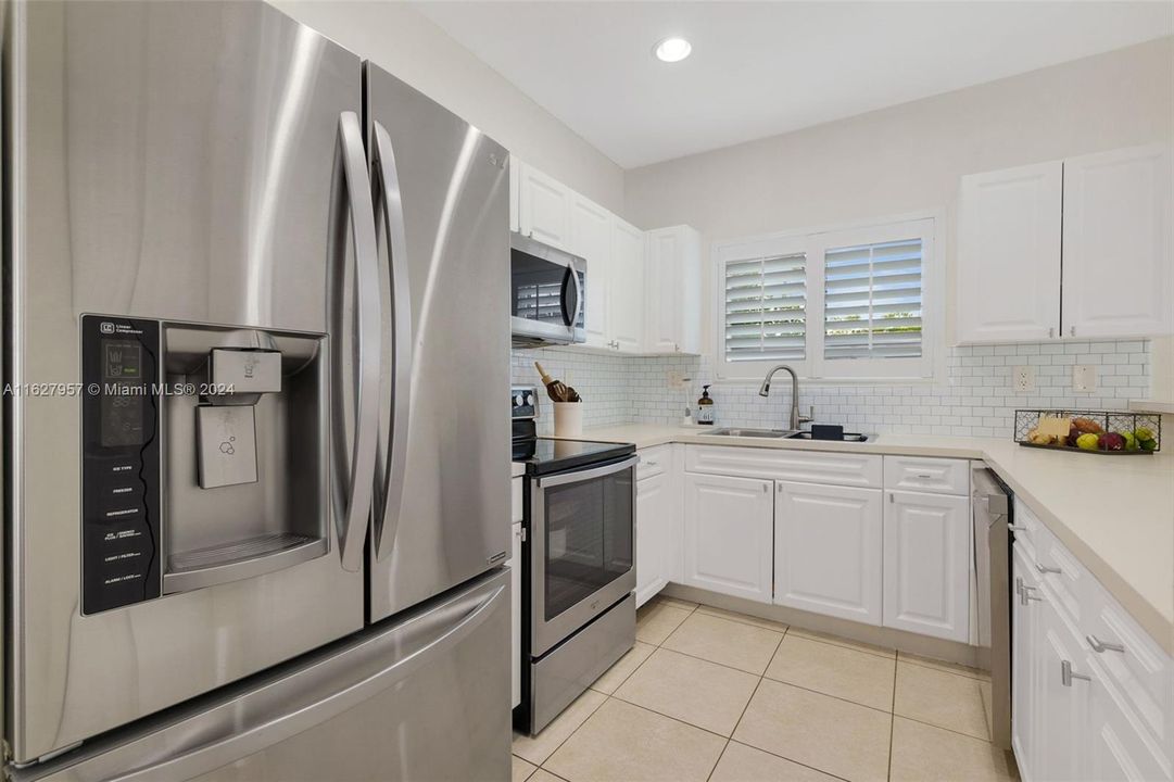 Recently Sold: $505,000 (5 beds, 3 baths, 1762 Square Feet)