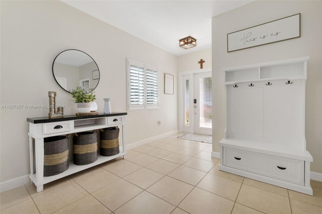 Recently Sold: $505,000 (5 beds, 3 baths, 1762 Square Feet)